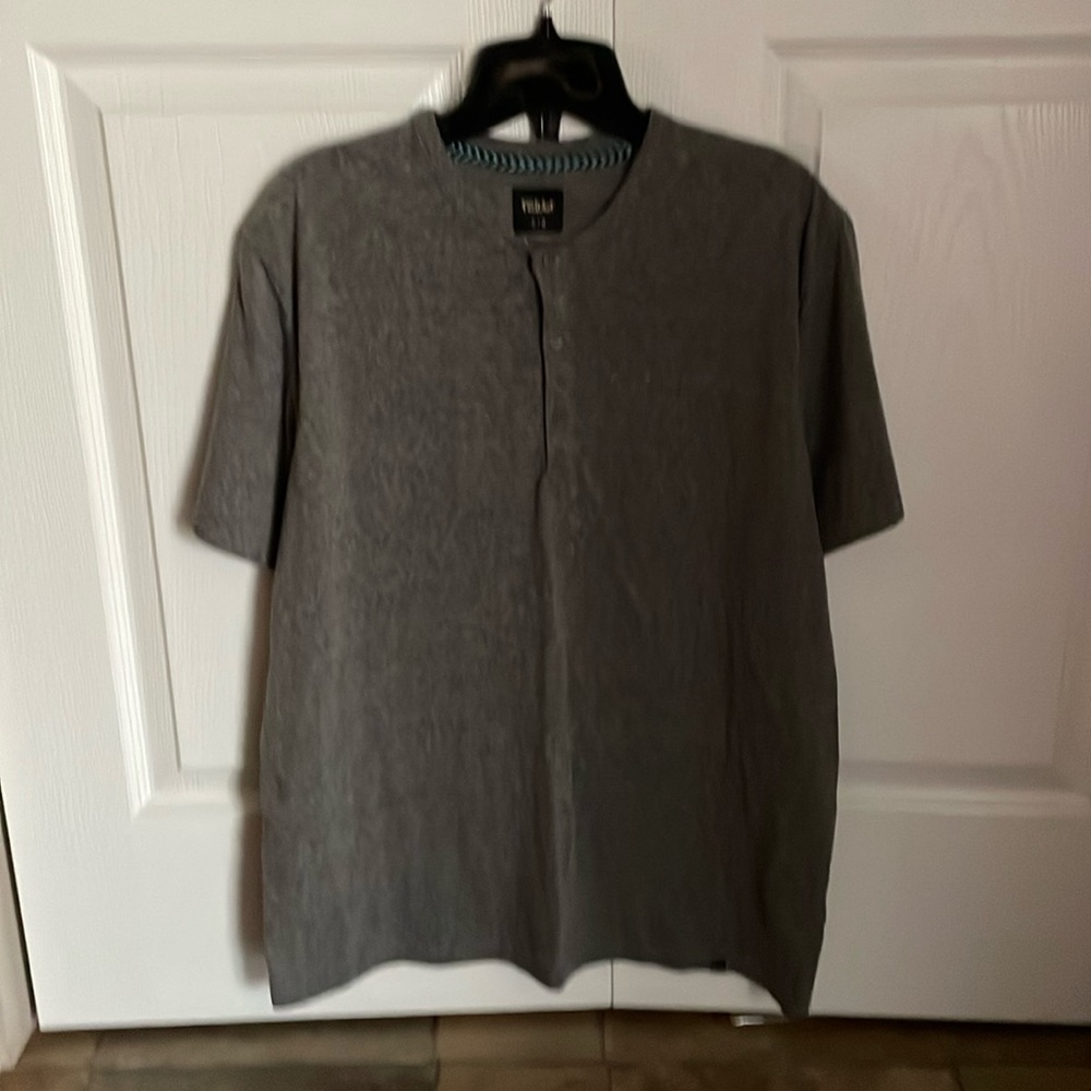 Men’s large (fits like a medium) Far West half button T-shirt